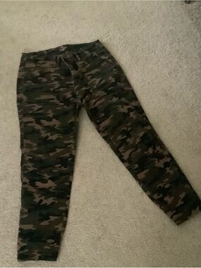 White House Black Market Women's Camouflage Skinny Jeans - Green/Brown